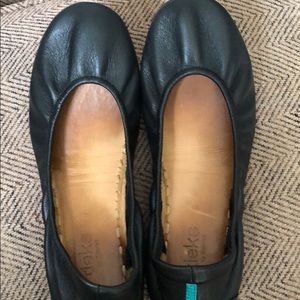 Black Tieks